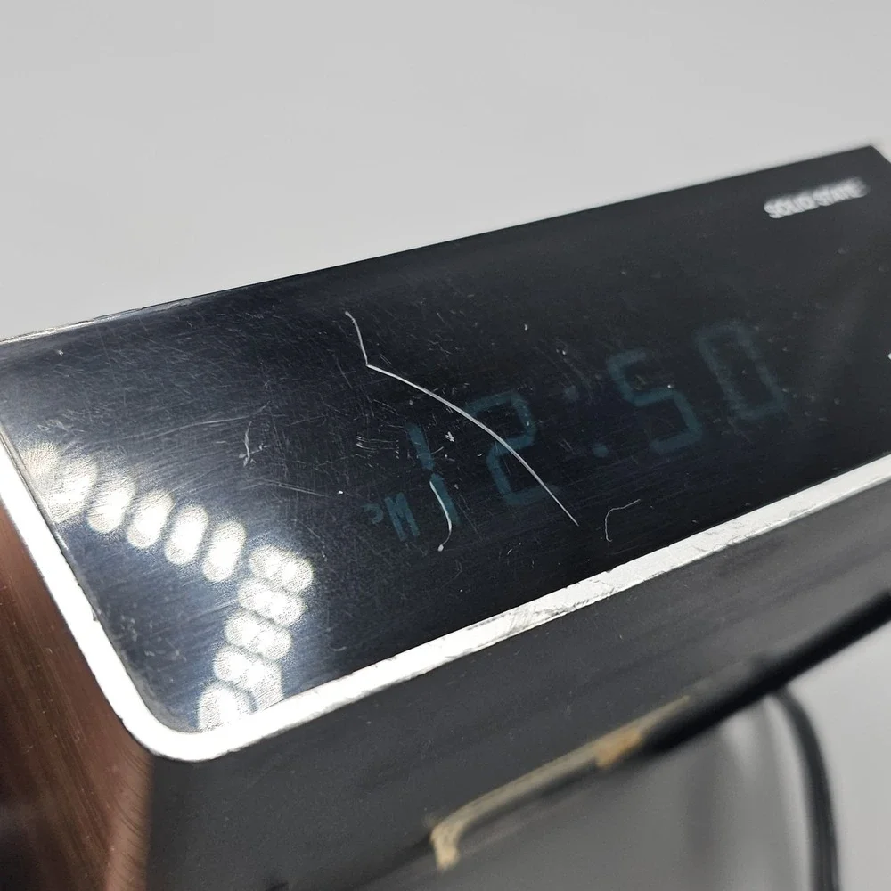Vintage Bulova Solid State Wood‎ Grain Digital Alarm Clock #B5020 Tested Working